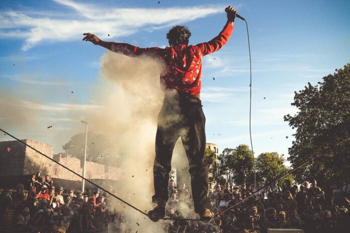 Les maîtres du désordre de Galapiat Cirque Les maîtres du désordre de Galapiat Cirque