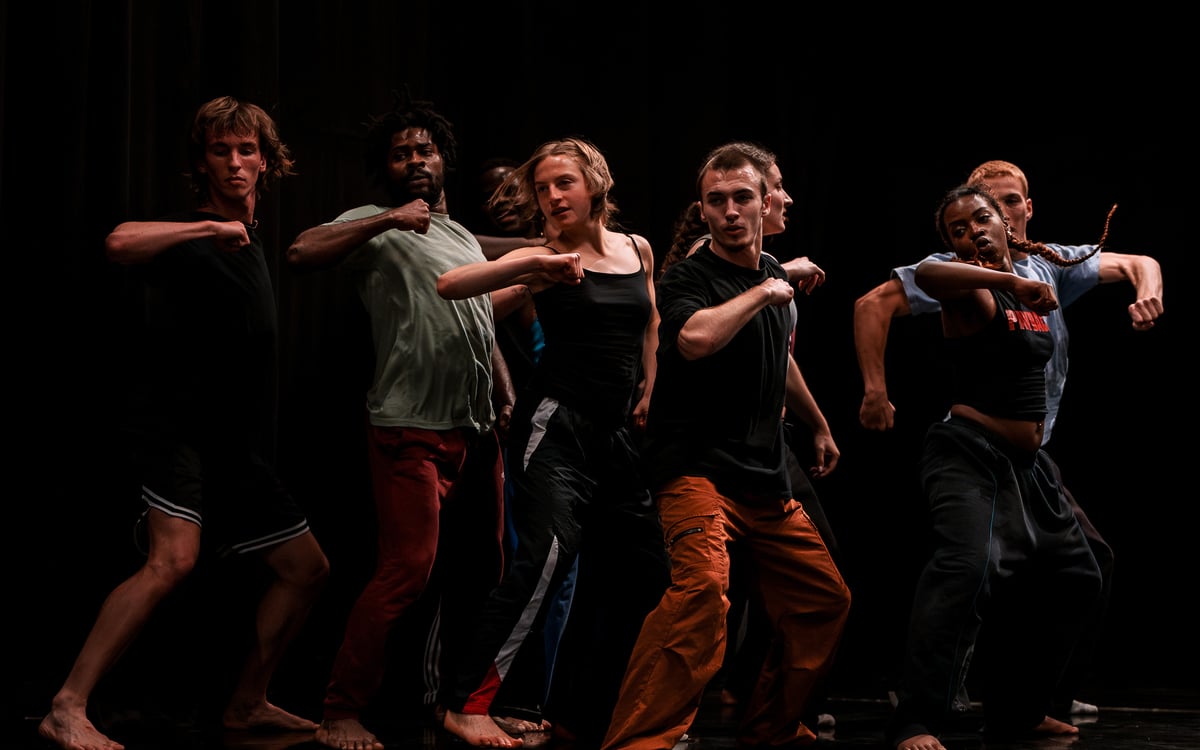 Nous n'arrivons pas les mains vides Théâtre de Suresnes Jean Vilar  Suresnes