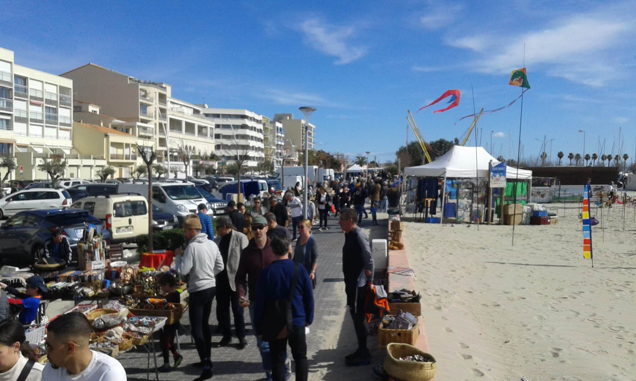 PUCES ET BROCANTE PAR L'ASSOCIATION VOLOVENT