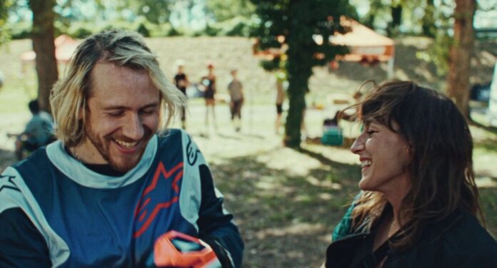 Extrait du film Partir un jour