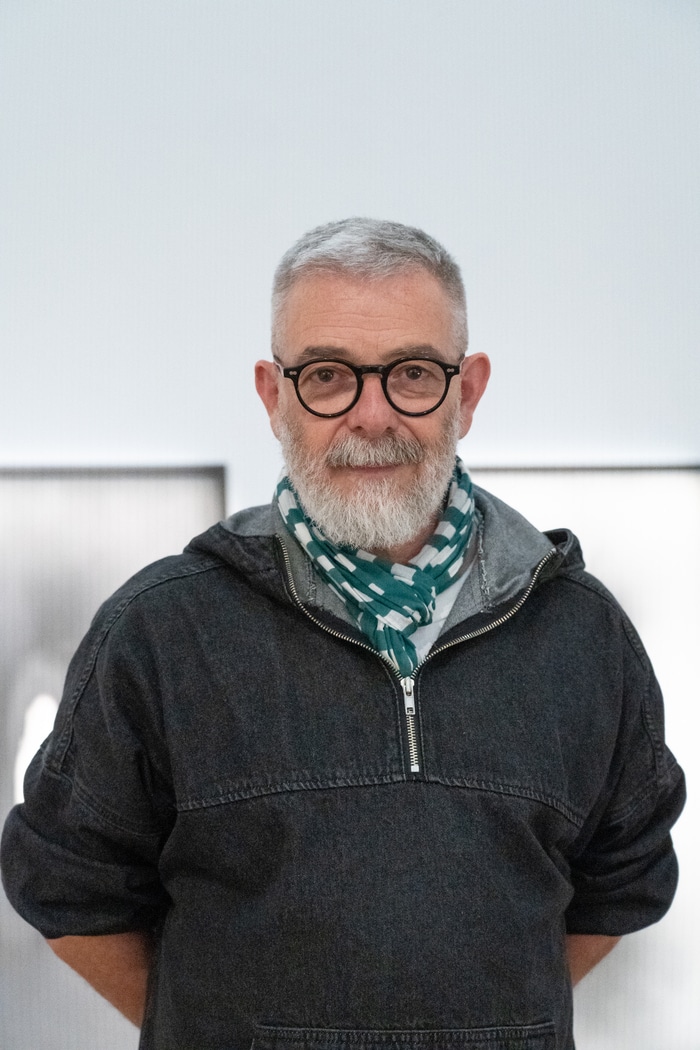 À L'OMBRE D'UN VASTE DÉTAIL