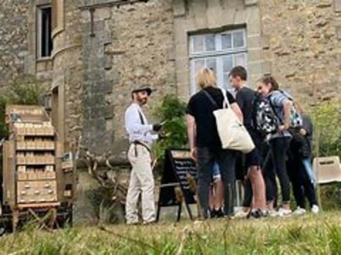 La saison du colporteur Bibliothèque Mille Pages Grisy-Suisnes