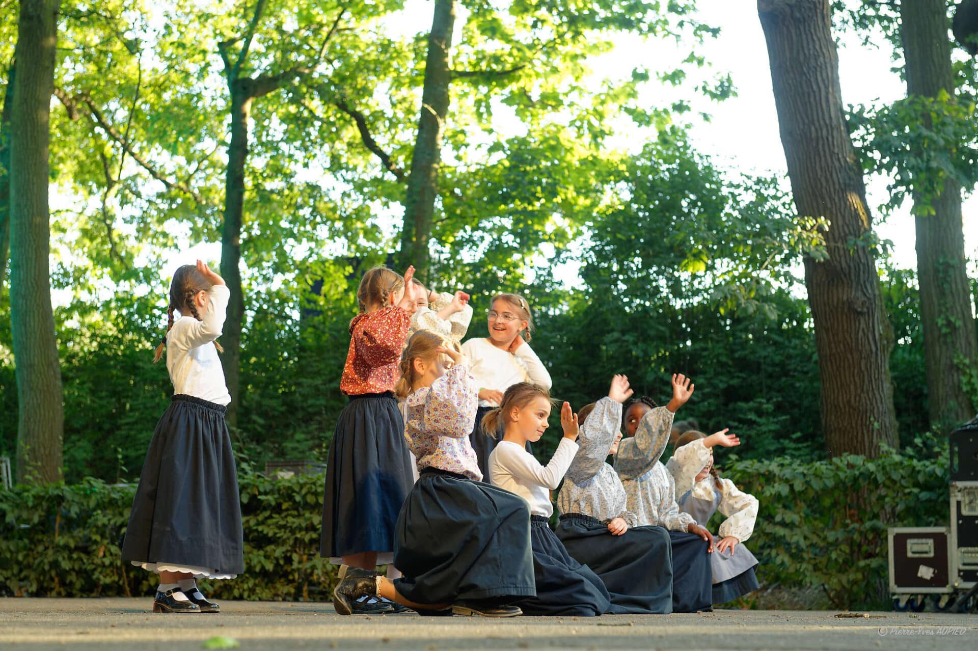 Les enfants du Cercle Celtique de Québriac aux Mercredis du Thabor de Rennes le 2 Juillet 2025