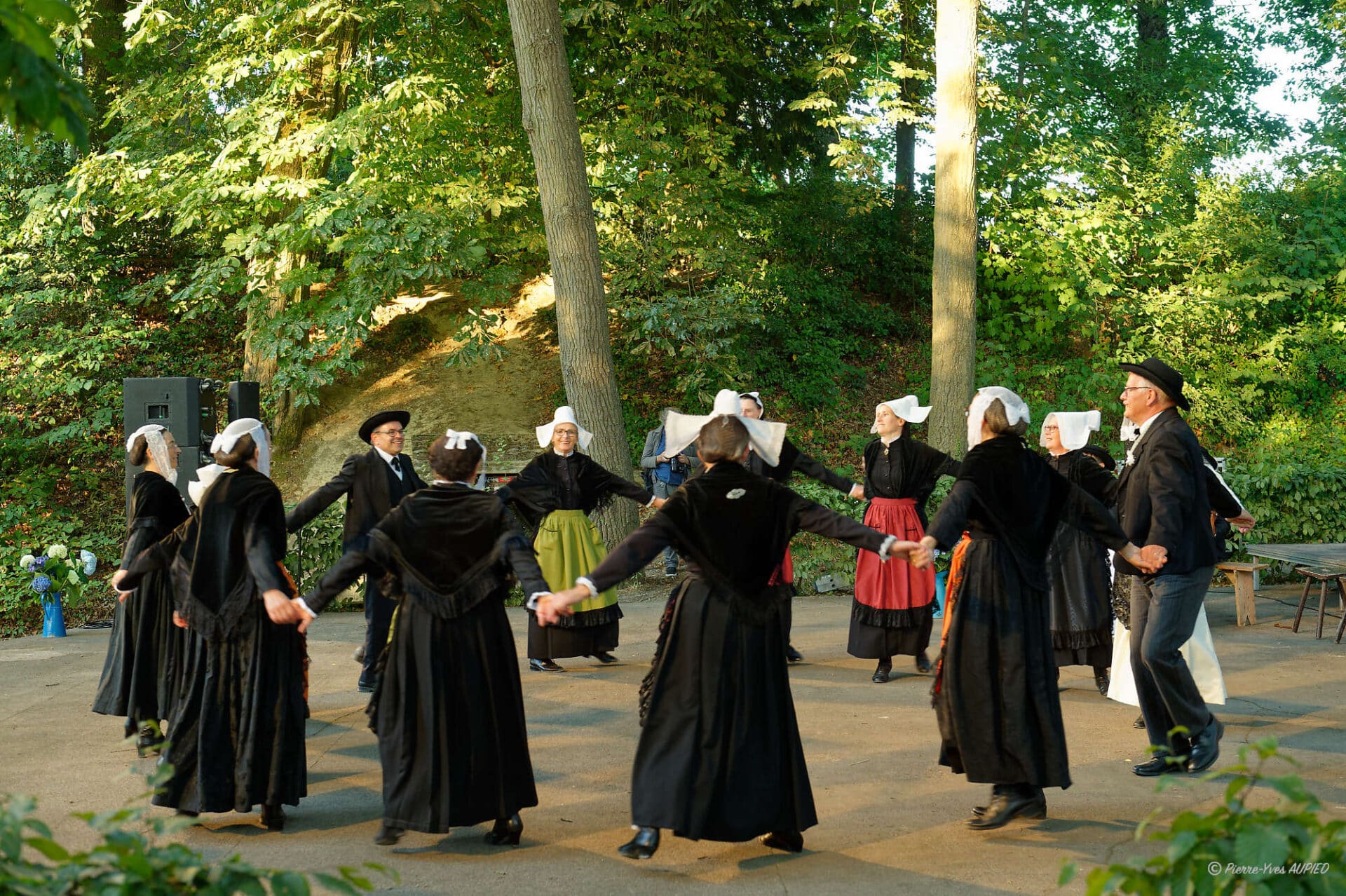 Le Cercle Celtique de Bruz aux Mercredis du Thabor de Rennes le 2 Juillet 2025