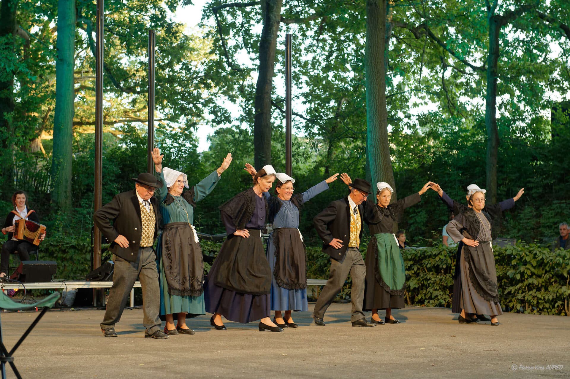 Le Cercle Celtique de Chartres de Bretagne aux Mercredis du Thabor de Rennes le 2 Juillet 2025