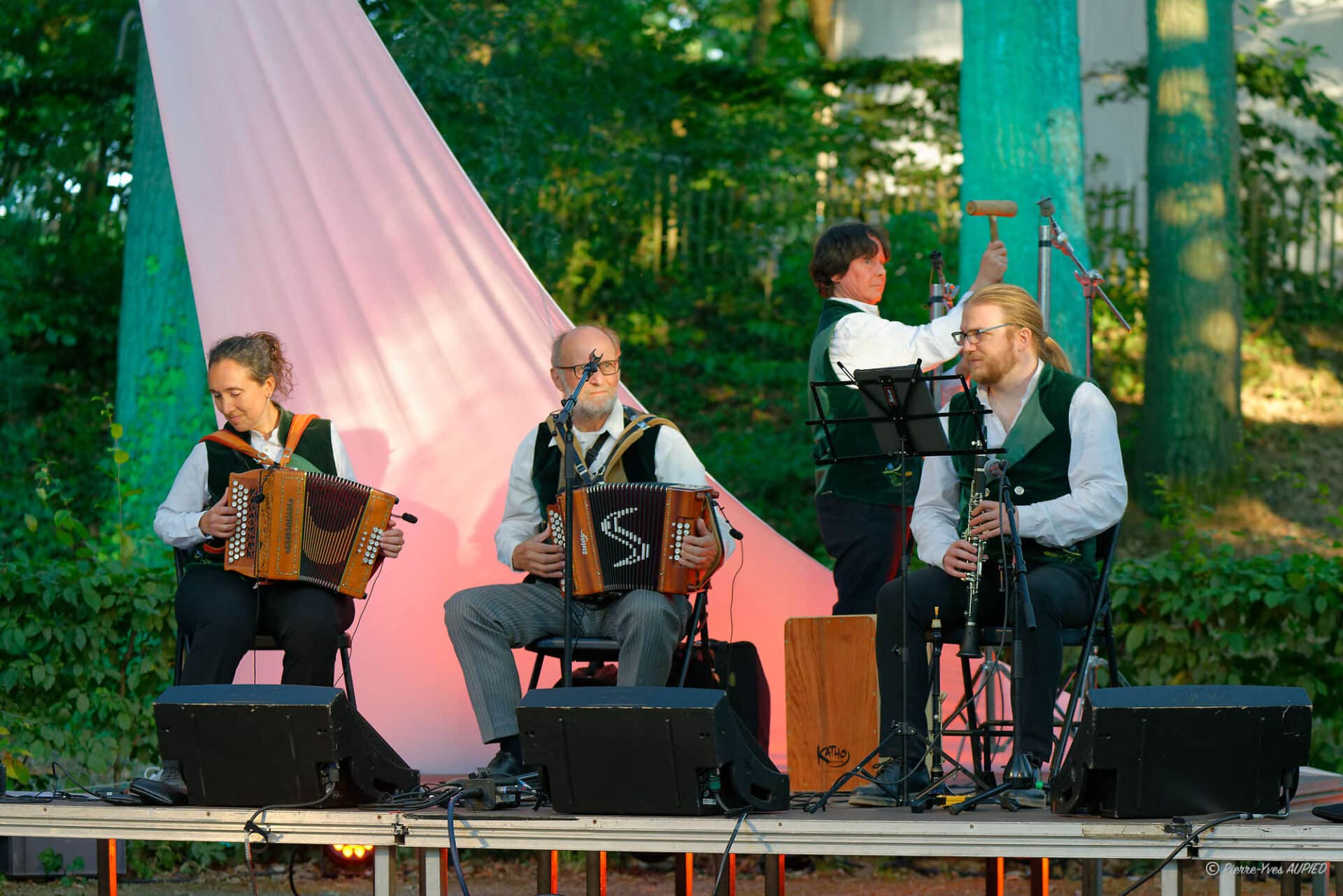 Le Cercle Celtique de Bruz aux Mercredis du Thabor de Rennes le 2 Juillet 2025