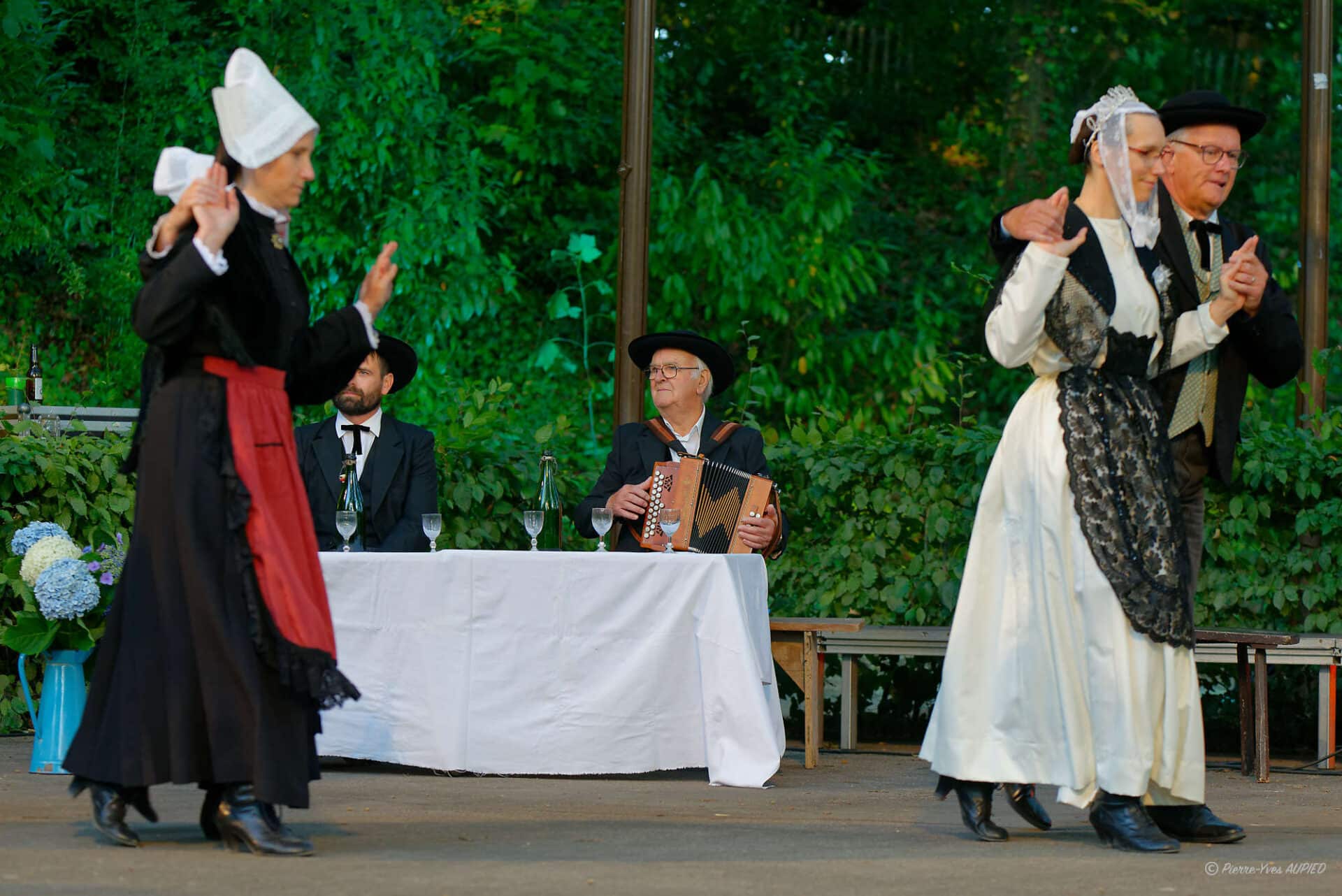 Le Cercle Celtique de Bruz aux Mercredis du Thabor de Rennes le 2 Juillet 2025