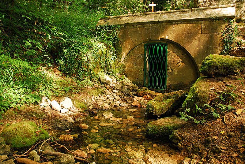 SENTIER DE DECOUVERTE DE LA SOURCE DE LA MARNE Saints-Geosmes Grand Est