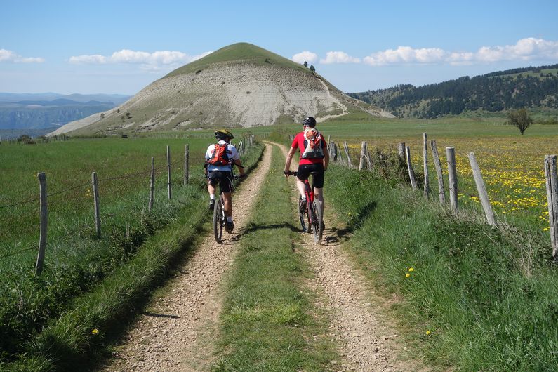Le tour des puechs VTT n°11 Bédouès-Cocurès Occitanie Le tour des puechs VTT n°11 Bédouès-Cocurès Occitanie