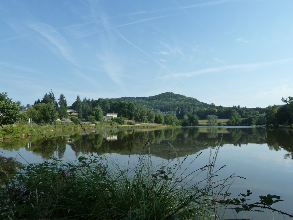 Circuit de randonnée pédestre n° 19 Le tour du Puy des Trois-Cornes Saint-Vaury Nouvelle-Aquitaine Circuit de randonnée pédestre n° 19 Le tour du Puy des Trois-Cornes Saint-Vaury Nouvelle-Aquitaine