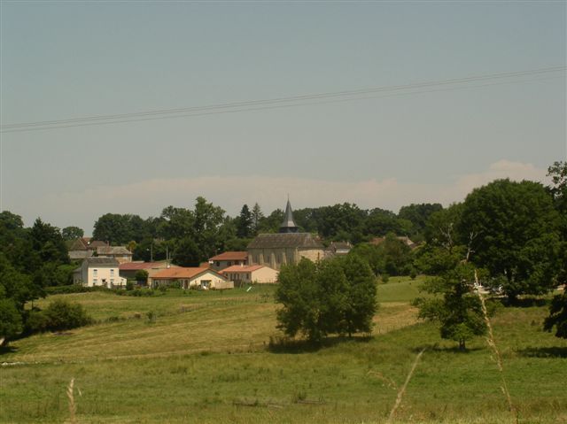 En passant par la Gouzonie Saint-Genest-sur-Roselle Nouvelle-Aquitaine En passant par la Gouzonie Saint-Genest-sur-Roselle Nouvelle-Aquitaine