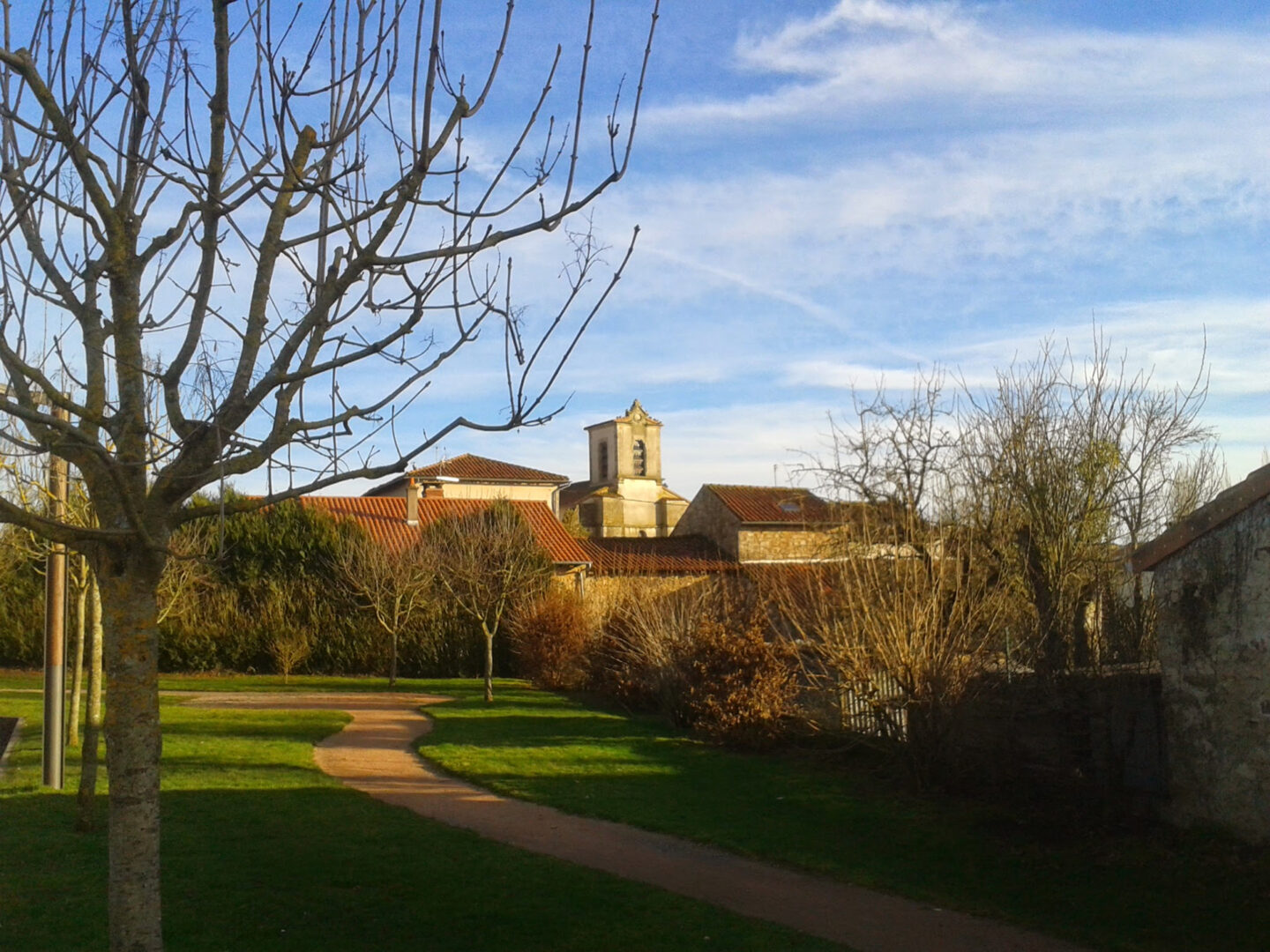 Chemin de la vallée du Vincou Berneuil Nouvelle-Aquitaine Chemin de la vallée du Vincou Berneuil Nouvelle-Aquitaine