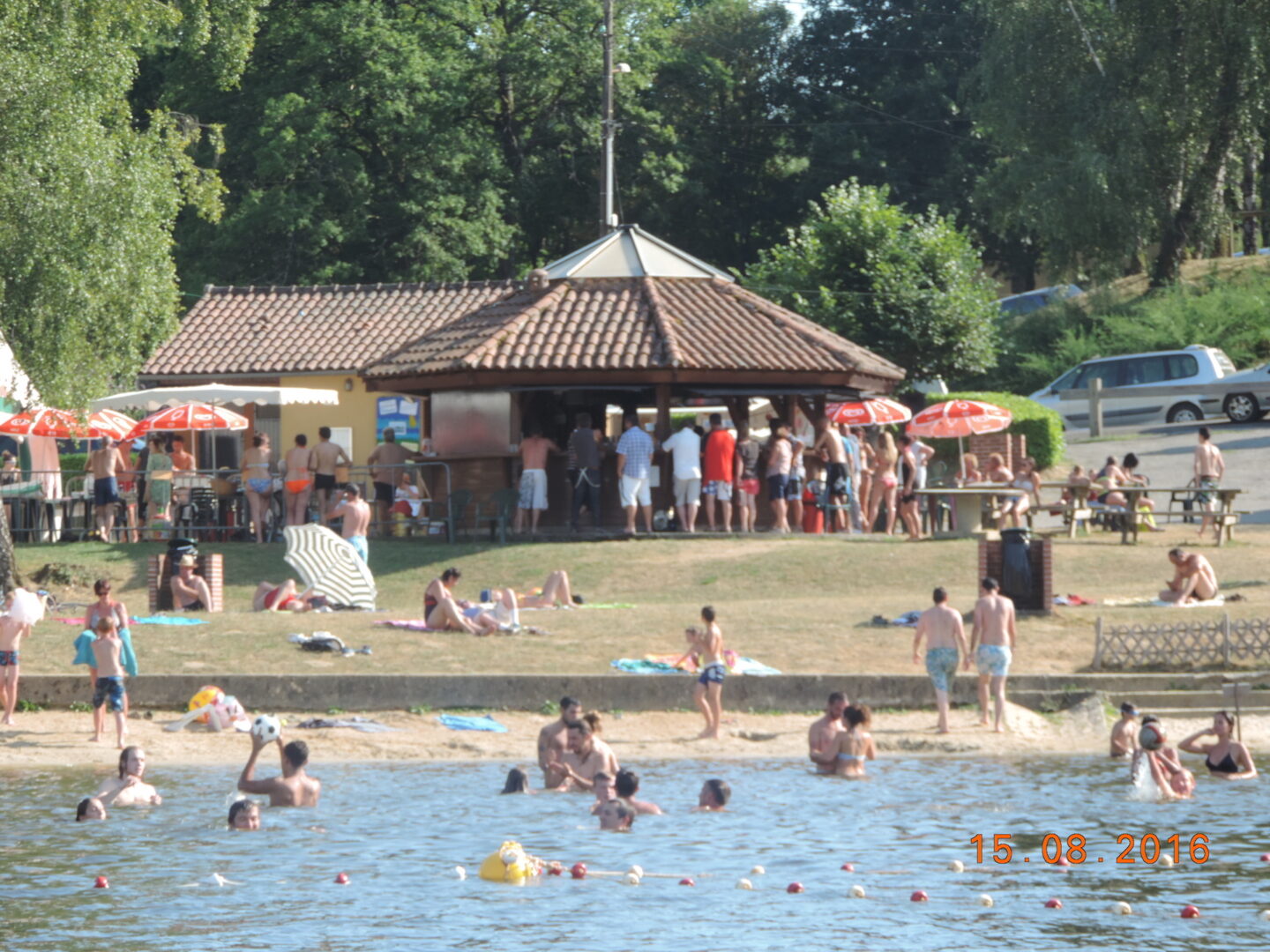 Chemin des collines Saint-Hilaire-les-Places Nouvelle-Aquitaine Chemin des collines Saint-Hilaire-les-Places Nouvelle-Aquitaine
