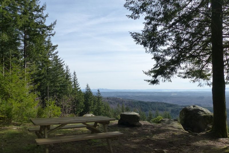 Le Sentier du Puy de la Tourte Soudeilles Nouvelle-Aquitaine