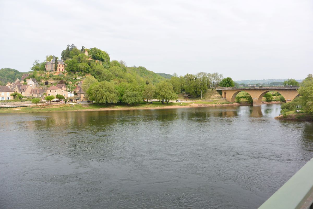 Limeuil en écomobilité A la confluence de la Vézère et de la Dordogne Le Buisson-de-Cadouin Nouvelle-Aquitaine Limeuil en écomobilité A la confluence de la Vézère et de la Dordogne Le Buisson-de-Cadouin Nouvelle-Aquitaine