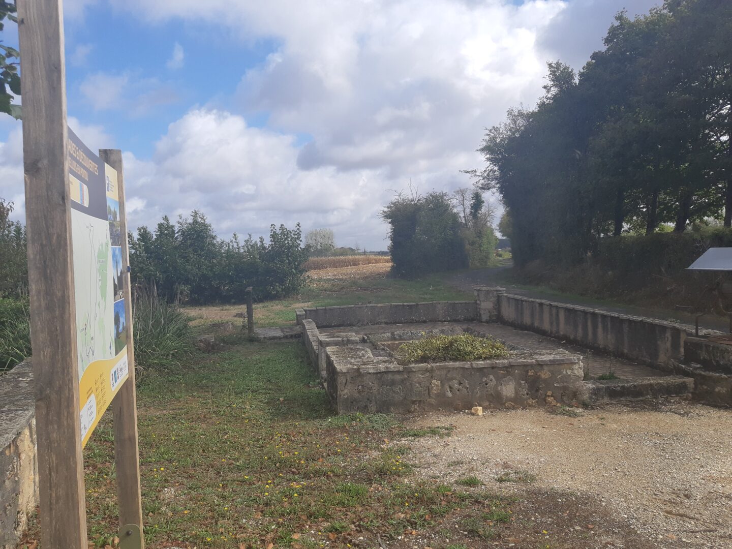 La fontaine de Pers Pers Sauzé-Vaussais Nouvelle-Aquitaine