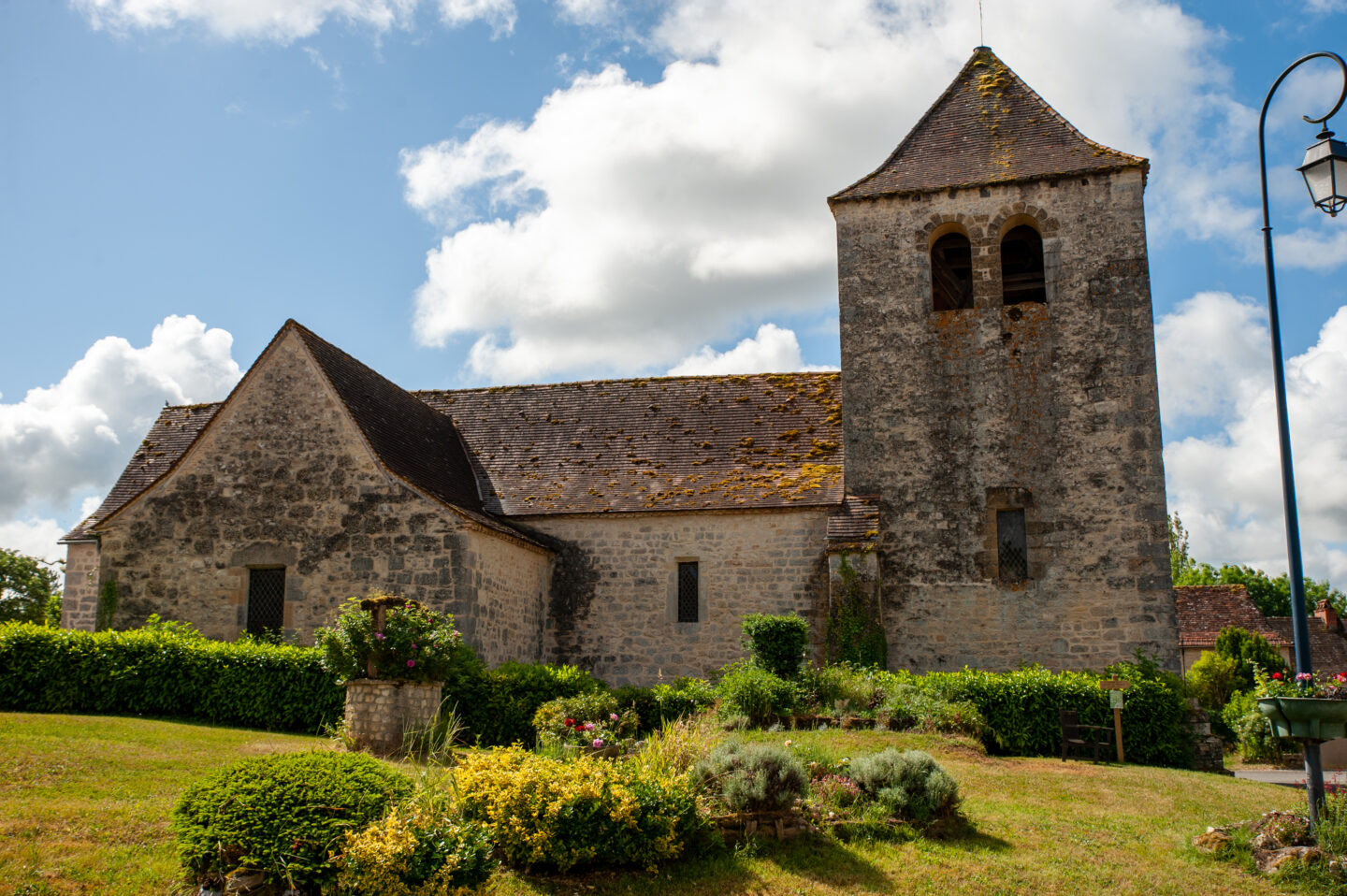 Chemin de la Fontaine de Peyrebru Saint-Chamarand Occitanie