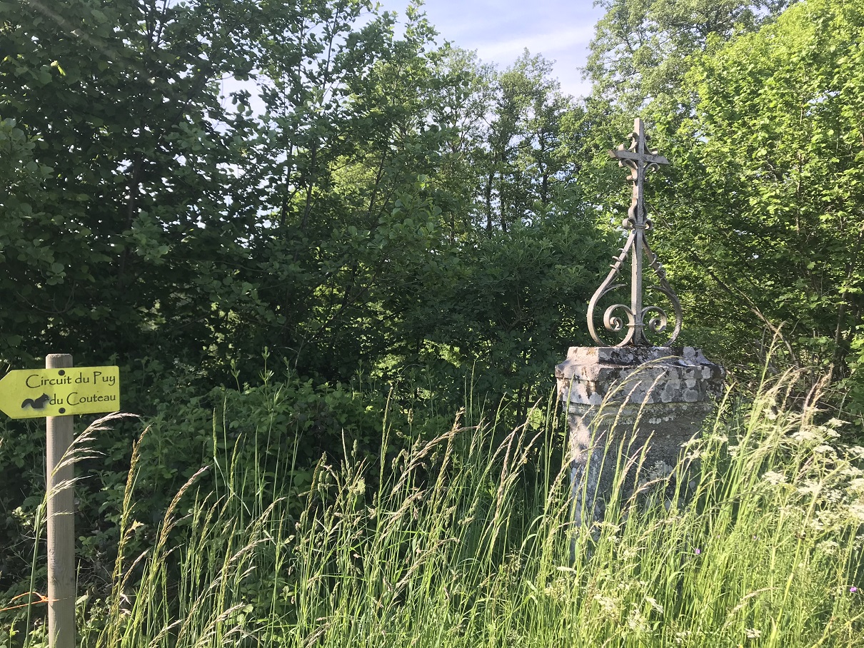 Le Puy du Couteau 5 km Magnat-l'Étrange Nouvelle-Aquitaine