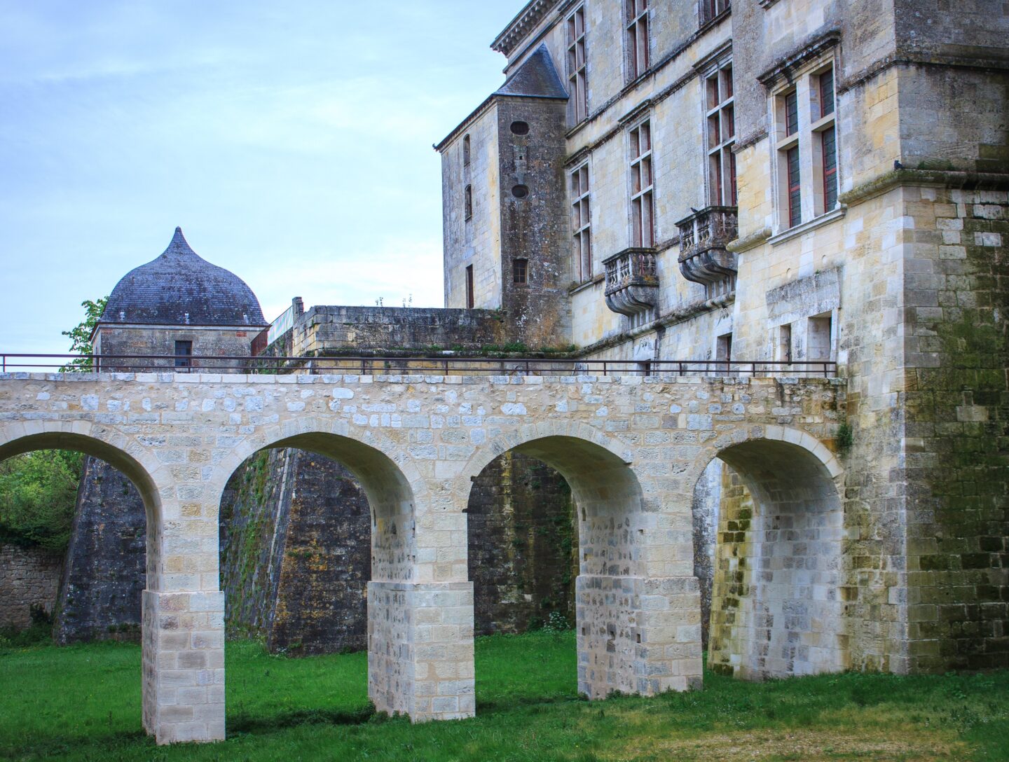 Iconiques à vélo le château ducal de Cadillac-sur-Garonne Castets et Castillon Nouvelle-Aquitaine