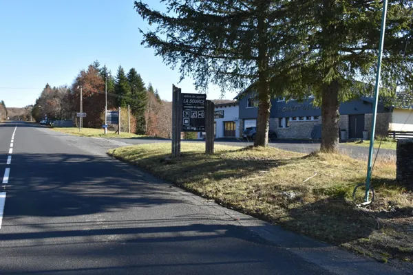 Lac de la Source (lâchers de truites) Laguiole Occitanie