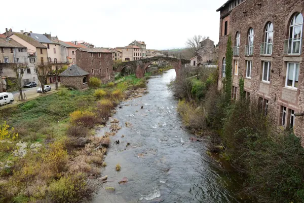 Le Dourdou de Camarès à Camarès (lâchers de truites) Camarès Occitanie