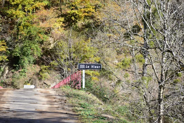 Le Viaur au Pont de la Roque (lâchers de truites) La Salvetat-Peyralès Occitanie