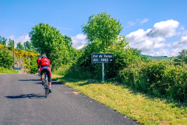 Cyclotourisme des Causses à l'Aubrac Saint Geniez d'Olt et d'Aubrac Occitanie