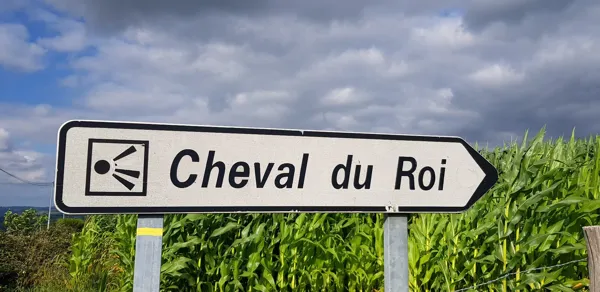 Balade Autour du Cheval du Roi Lescure-Jaoul Occitanie