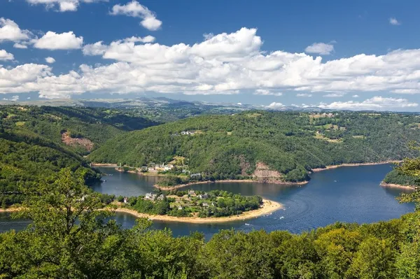 VTT Carladez: La Presqu'île de Laussac Thérondels Occitanie