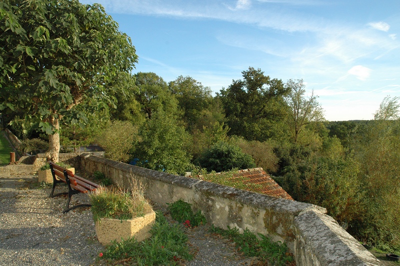 Promenade de St Cernin Saint-Cernin-de-Labarde Nouvelle-Aquitaine