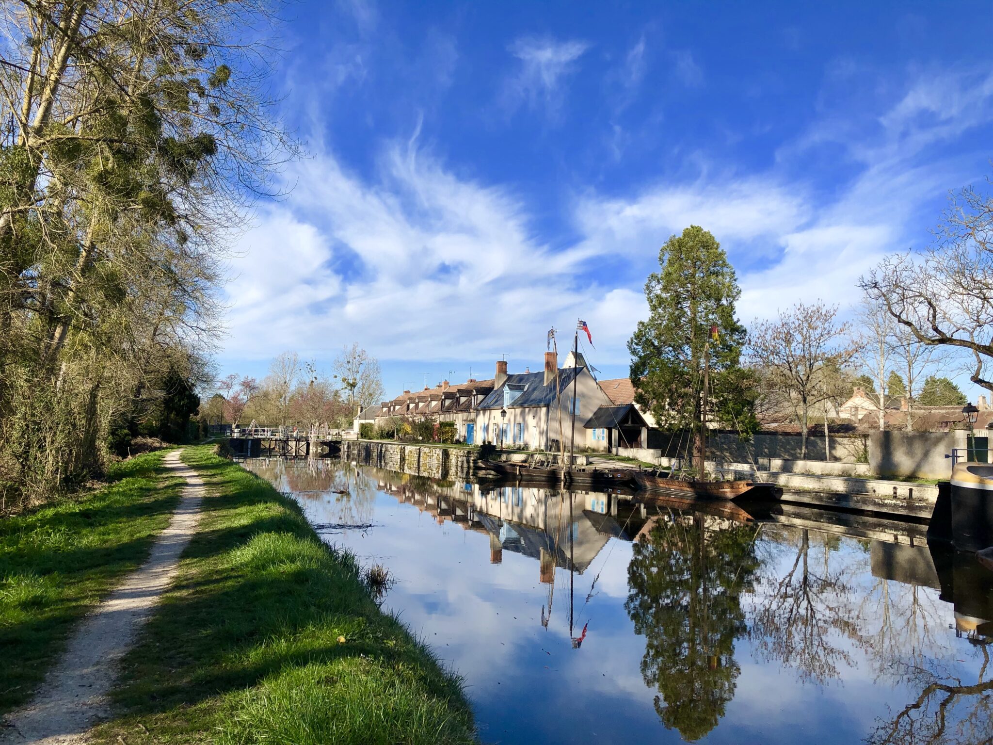 Véloroute Le Canal d'Orléans à vélo Orléans Centre-Val de Loire