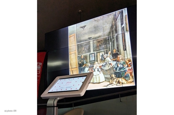 FOLIE-DOUCE : LES MENINES