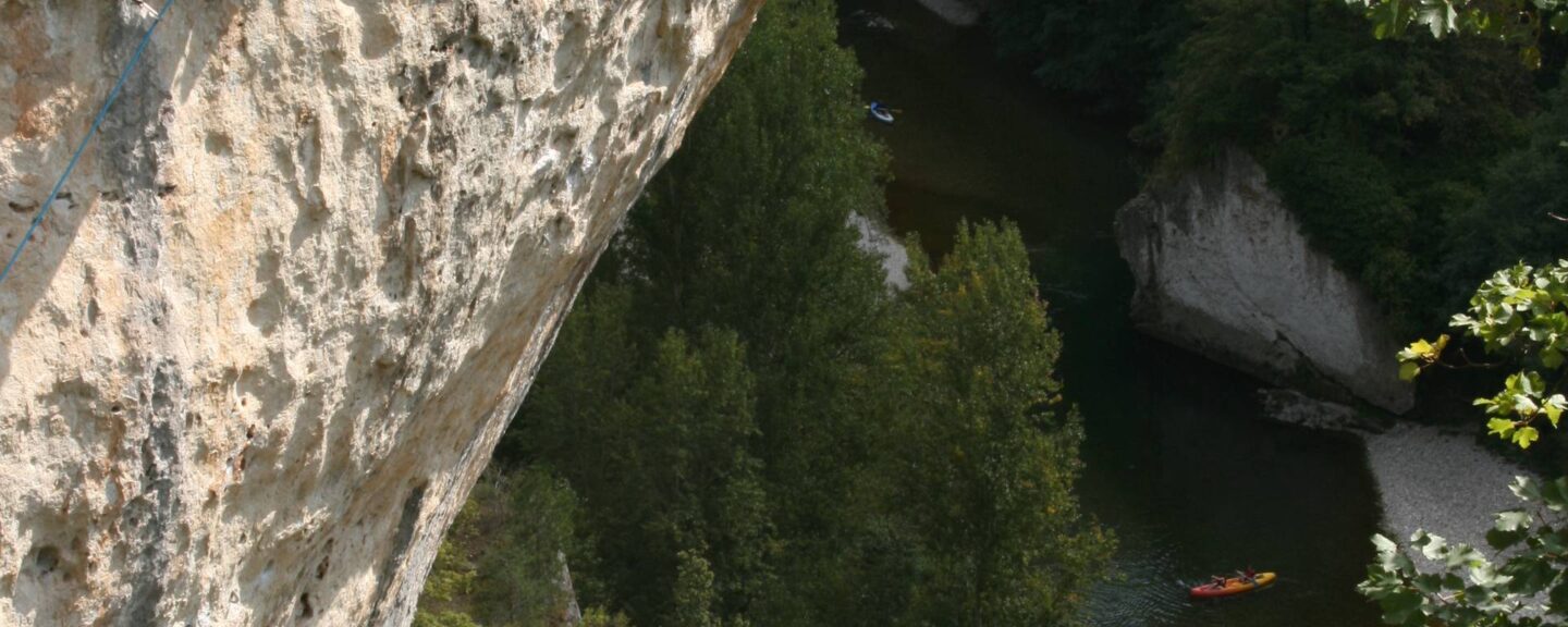 SAINT-CHÉLY-DU-TARN LE CIRQUE DES BAUMES Gorges du Tarn Causses Occitanie SAINT-CHÉLY-DU-TARN LE CIRQUE DES BAUMES Gorges du Tarn Causses Occitanie