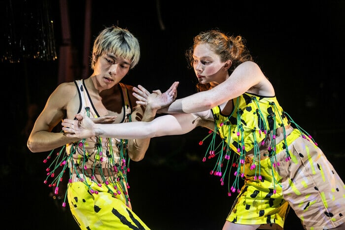 every_body - Not Standing Alexander Vantournhout Colonnes Blanquefort