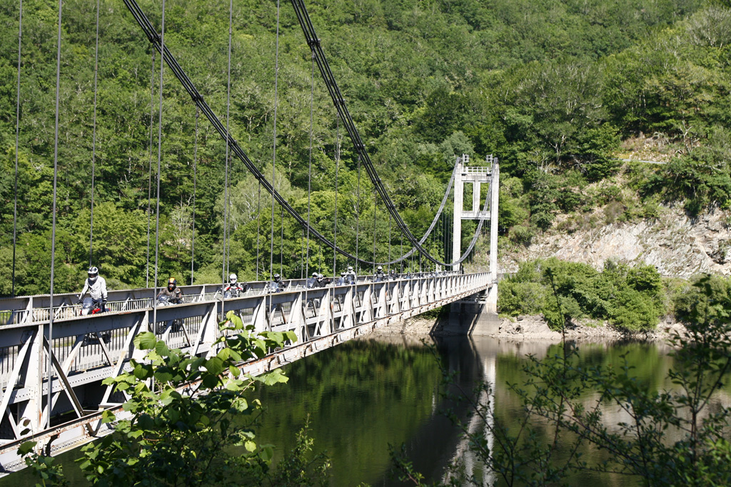 Roadtrip moto découverte des gorges de la Dordogne Gumond Nouvelle-Aquitaine