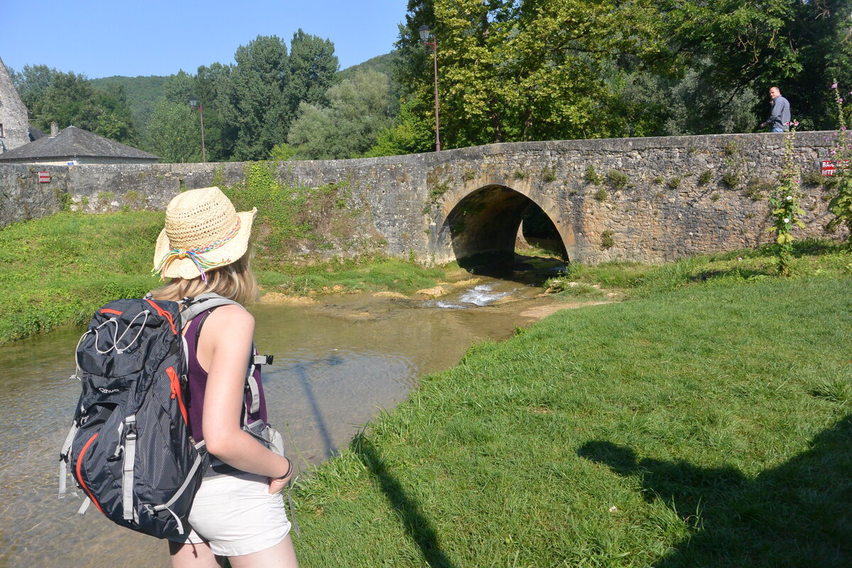 Pêcheur sur la Vézère de Condat-sur Vézère au Belvédère de l'Escaleyrou Condat-sur-Vézère Nouvelle-Aquitaine