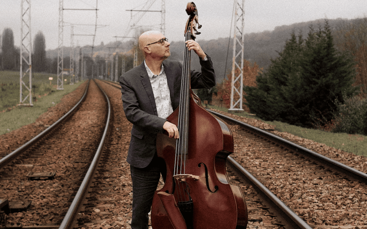 Gary Brunton "Trên Dydd" Le Son de la Terre  PARIS 05