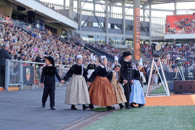 Grande Parade du Festival interceltique Lorient 2025 : Collectif Bigouden (Pont l'Abbé, Combrit)