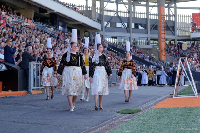Grande Parade du Festival interceltique Lorient 2025 : Collectif Bigouden (Pont l'Abbé, Combrit)