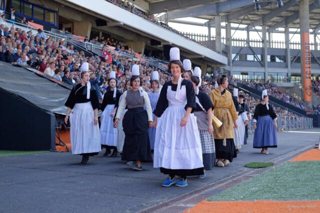 Grande Parade du Festival interceltique Lorient 2025 : Collectif Bigouden (Pont l'Abbé, Combrit)