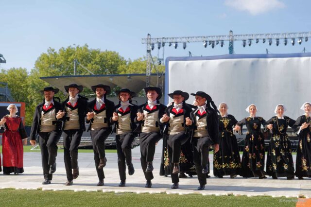 Grande Parade du Festival interceltique Lorient 2025 : Kevrenn Alré (Bagad & Cercle Auray)