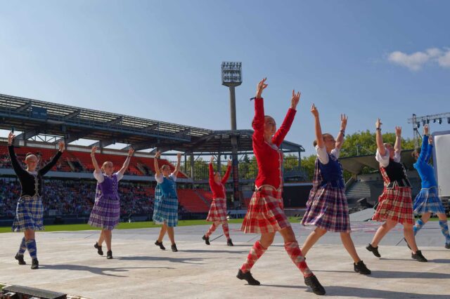Grande Parade du Festival interceltique Lorient 2025 : Lorient Festival Highland Dance Team (Écosse)