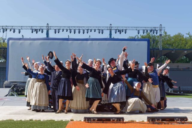 Grande Parade du Festival interceltique Lorient 2025: Collectif Glazig (Dañserien Kemper, Mederien Penhars, Moulin-Vert)