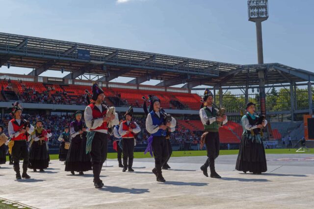 Grande Parade du Festival interceltique Lorient 2025 : Banda de gaïtas Herba Grileira (Galice)
