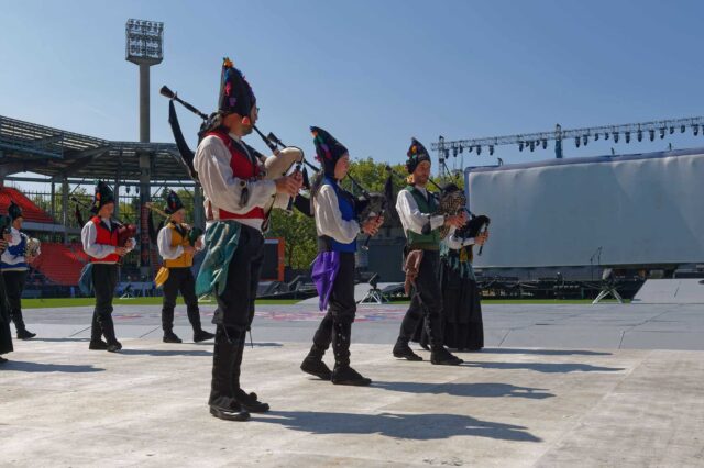 Grande Parade du Festival interceltique Lorient 2025 : Banda de gaïtas Herba Grileira (Galice)