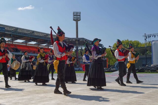 Grande Parade du Festival interceltique Lorient 2025 : Banda de gaïtas Herba Grileira (Galice)