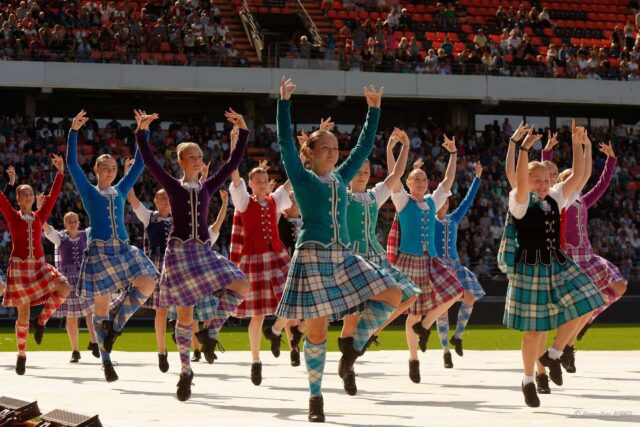 Grande Parade du Festival interceltique Lorient 2025 : Lorient Festival Highland Dance Team (Écosse)