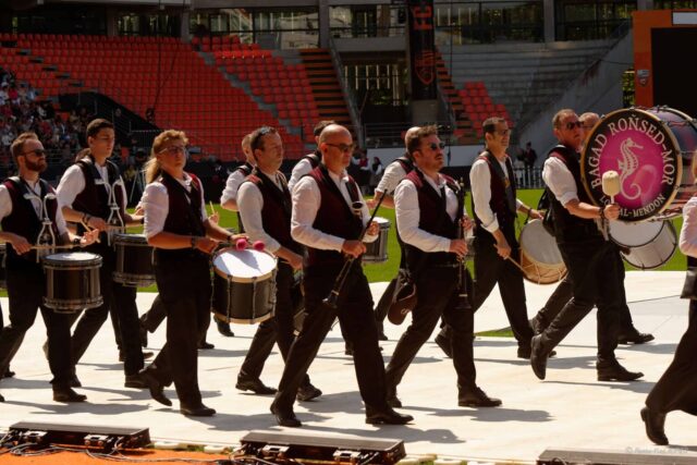 Grande Parade du Festival interceltique Lorient 2025 : Bagad Roñsed-Mor (Locoal-Mendon) Grande Parade du Festival interceltique Lorient 2025 : Bagad Roñsed-Mor (Locoal-Mendon)