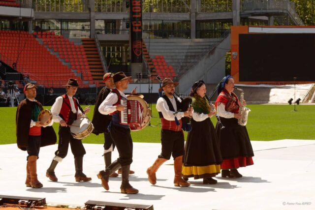 Grande Parade du Festival interceltique Lorient 2025 : Grupo de baile O Fiadeiro (Galice) Grande Parade du Festival interceltique Lorient 2025 : Grupo de baile O Fiadeiro (Galice)