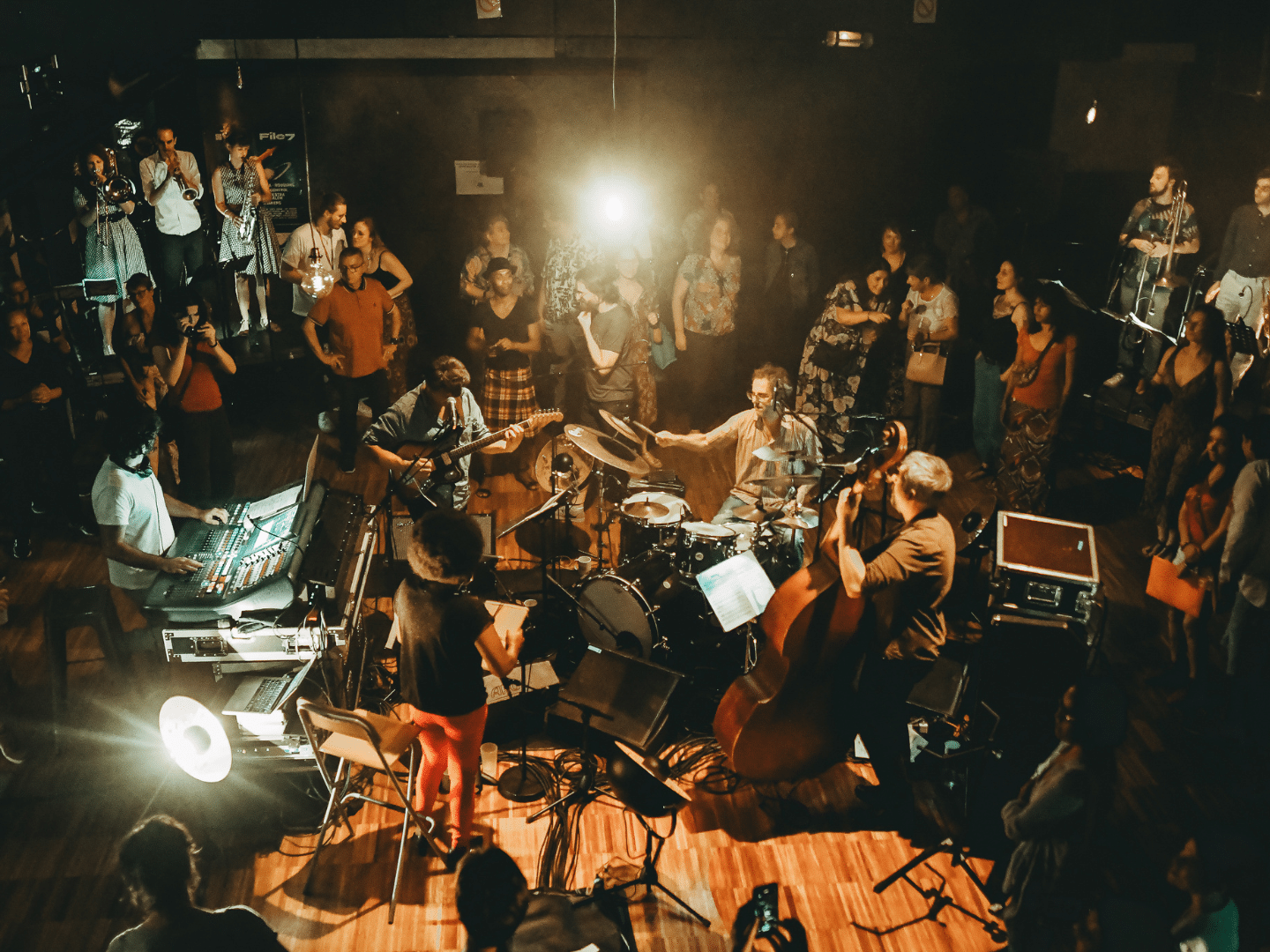 GROS SOUFFLES ET CÂLINS CORDÉS